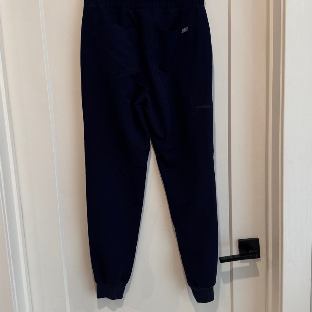 Figs Scrub Joggers - Picture 4 of 5